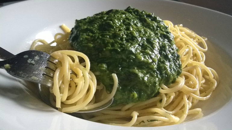 Parmesan Spaghetti Mit Spinatsauce Schnell Einfach Gunstig